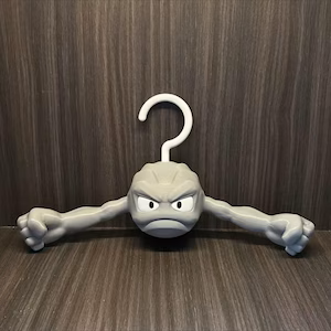 Gancho de ropa, impreso en 3D, de Geodude. Pokemon.